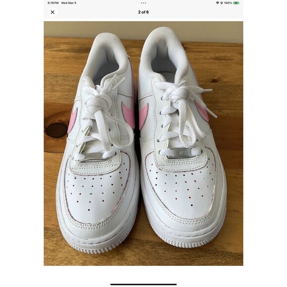 Nike - Picture 2 of 8